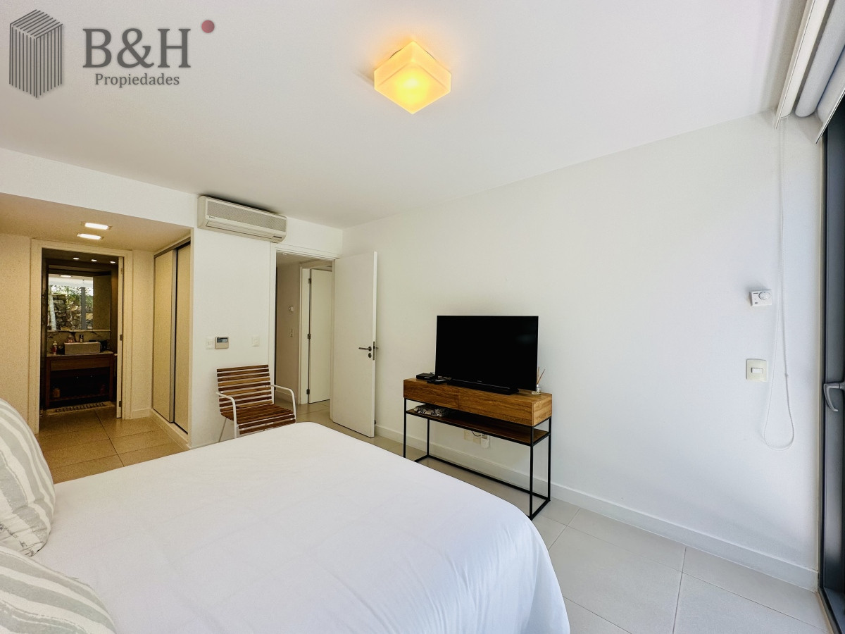 Apartamento ID.6877 - Venta y Alquiler temporario de apartamento moderno de dos dormitorios con parrillero en Punta Ballena