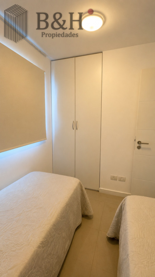 Apartamento ID.7480 - Apartamento de 3 Dormitorios en Primera Línea del Mar, Playa Brava Punta del Este