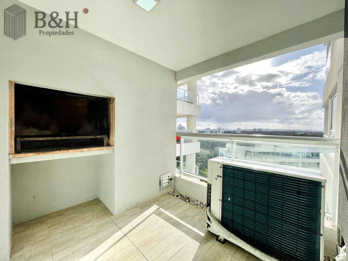 Apartamento ID.426 - Apartamento de 2 Dormitorios y Parrillero con Vista al Mar en Playa Brava, Look Tower