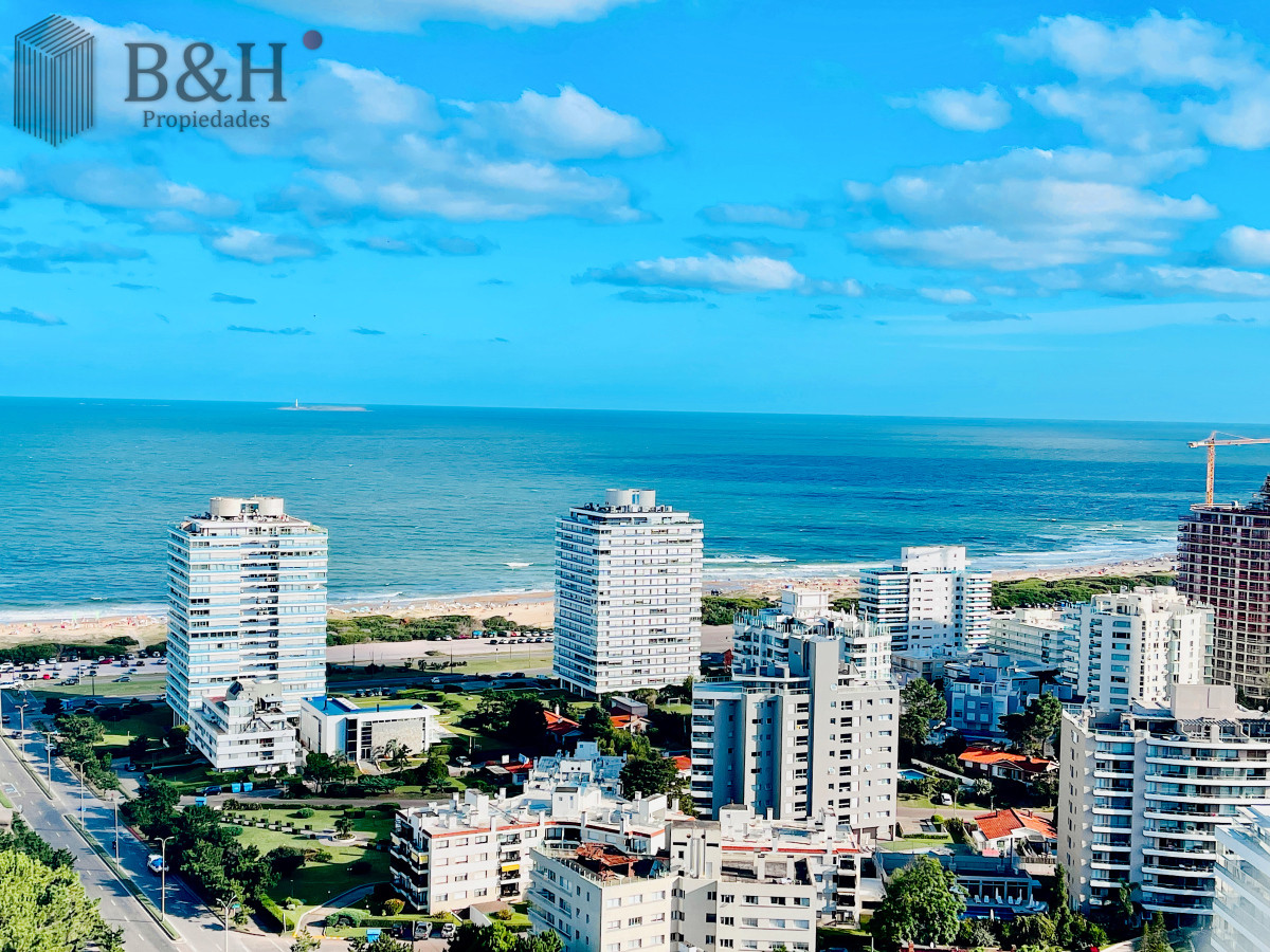 Apartamento ID.4465 -  Exclusivo Penthouse de 3 Dormitorios con Vistas panorámicas a Playa Brava, en Venta