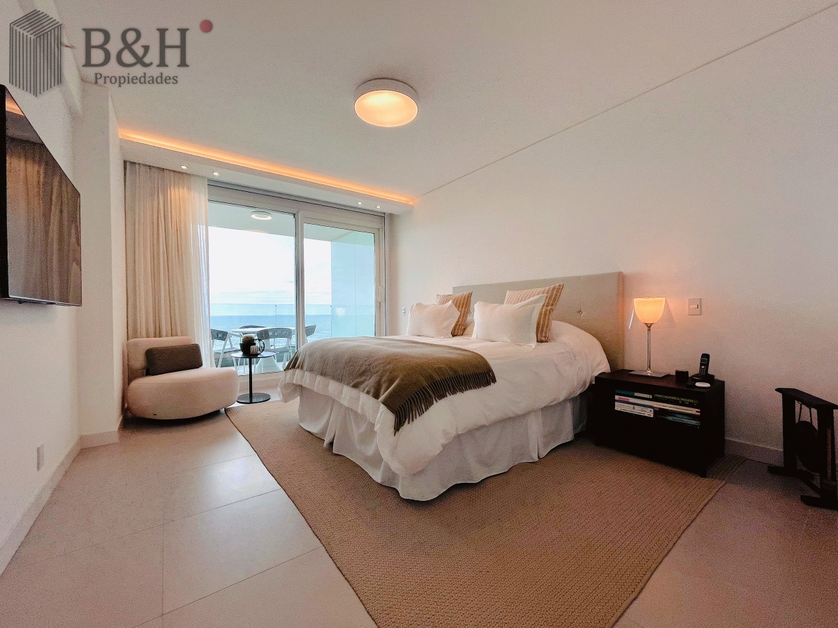 Apartamento ID.2301 - Venta Espectacular Apartamento Frente al Mar, 3 Dormitorios, Le Parc Punta del Este