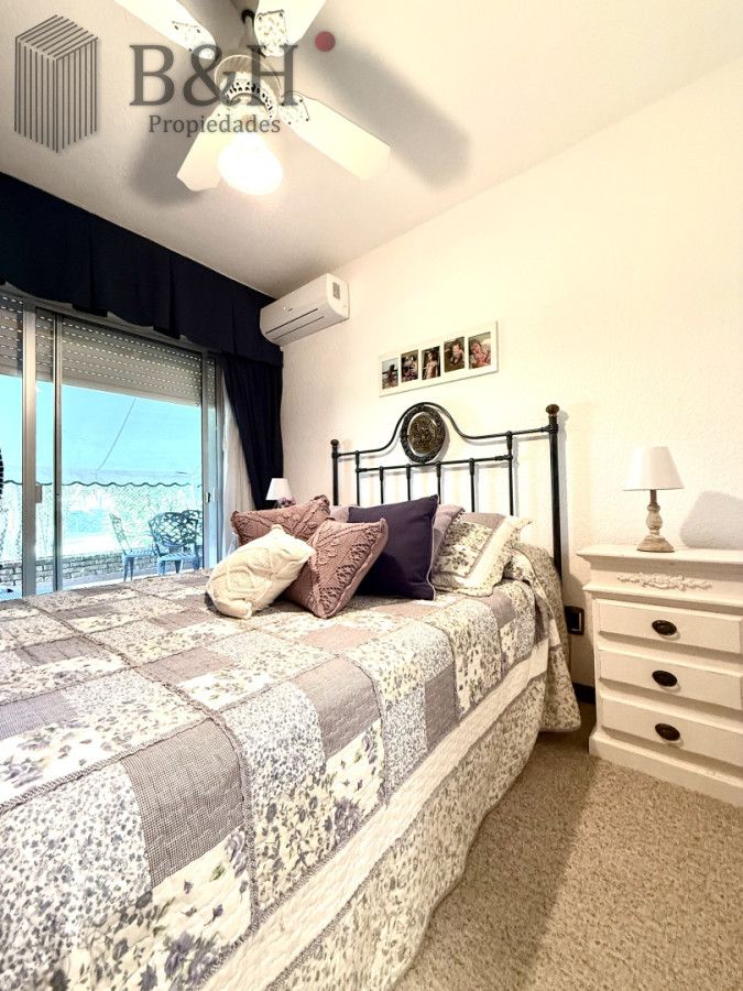 Apartamento ID.7163 - Apartamento en venta playa Mansa de 4 dormitorios y amplia terraza con parrillero propio 