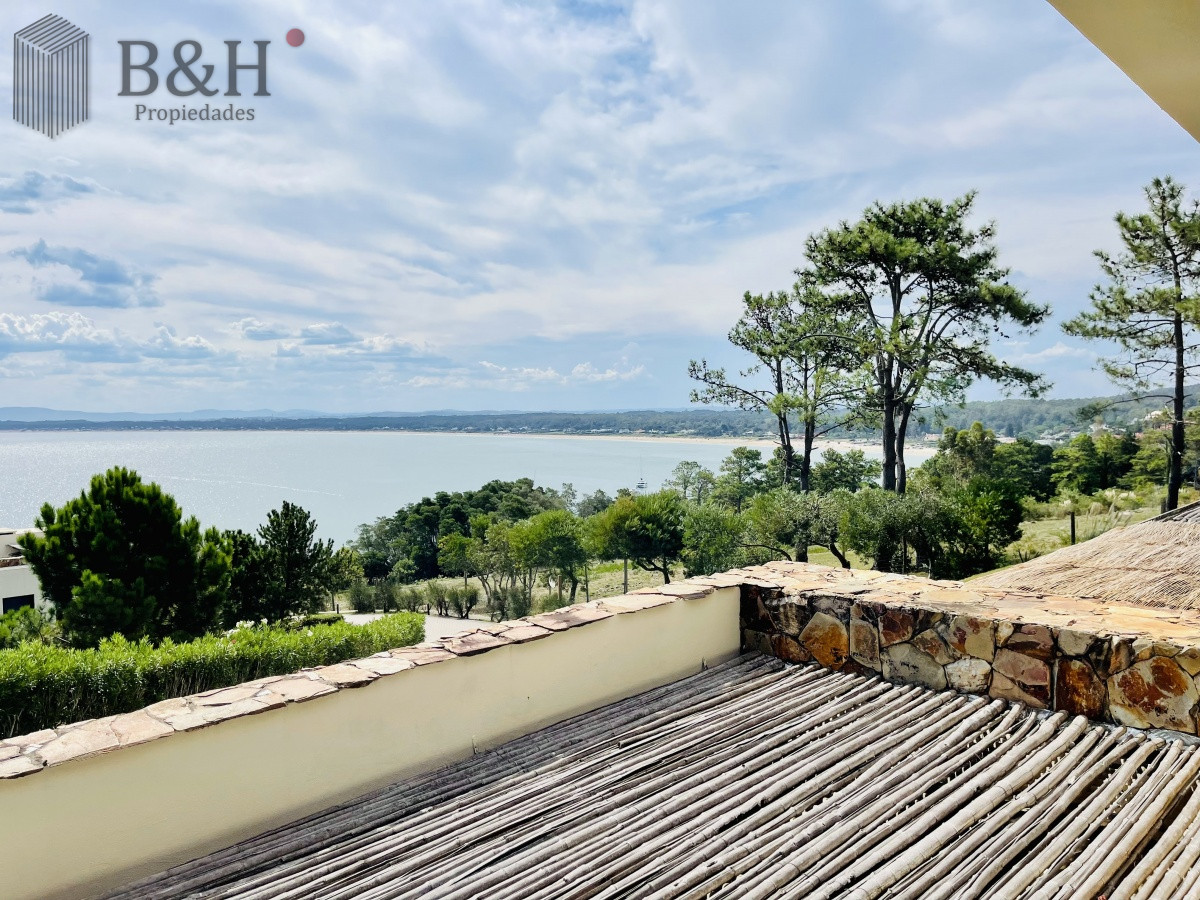 Apartamento ID.1543 - Venta y alquiler de apartamento de dos dormitorios con parrillero de uso exclusivo en Punta Ballena