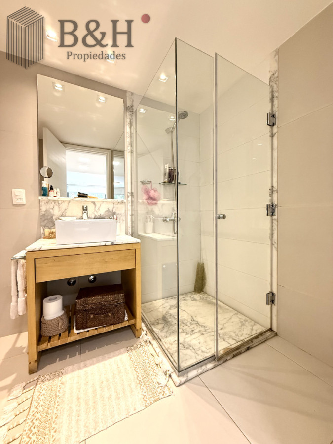 Apartamento ID.7065 - Venta de hermoso departamento de 2 dormitorios más parrillero en Punta Ballena 