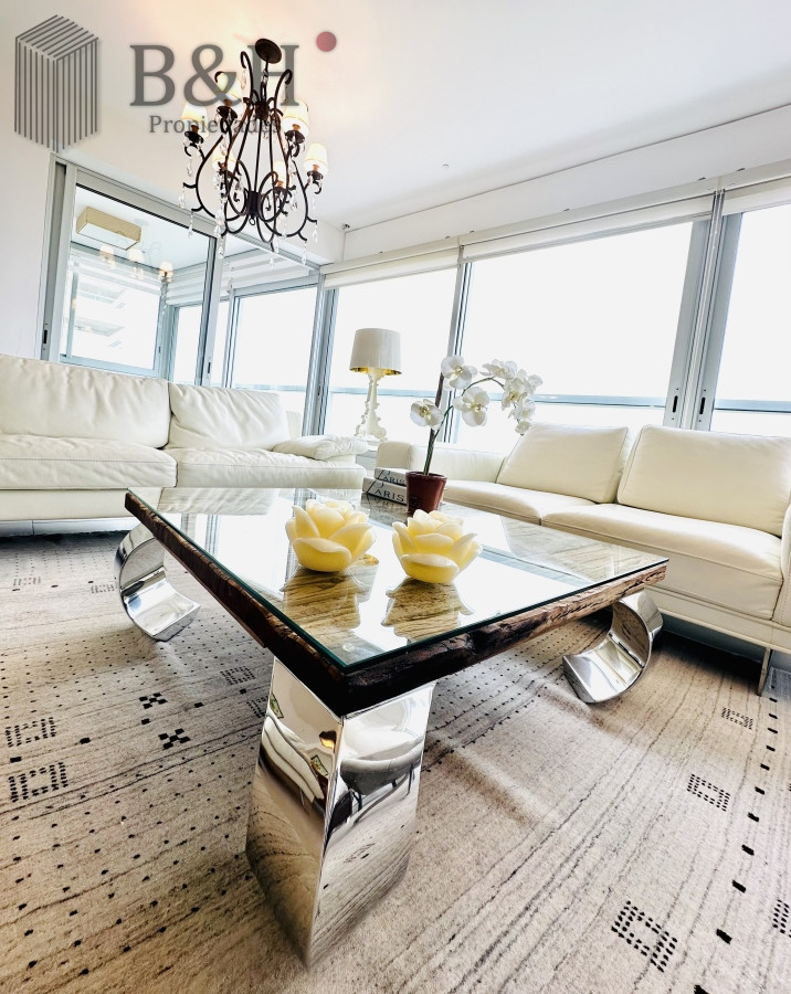 Apartamento ID.2690 - Oportunidad en Venta y Alquiler temporal de maravilloso departamento esquinero en Torre Le Parc, Playa Brava, Punta del Este