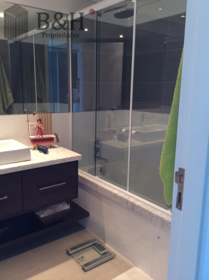 Apartamento ID.443 - Venta y alquiler de moderno departamento de tres dormitorios más dependencia a pasos de Playa Brava