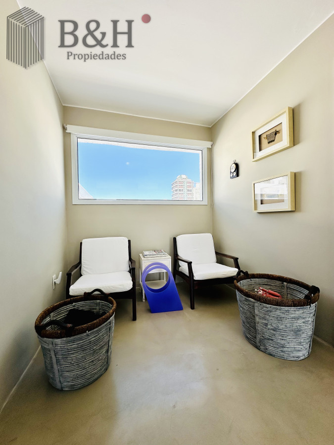 Apartamento ID.4141 - Alquiler y venta de apartamento con vista al Mar en Península de 3 dormitorios mas dependencia
