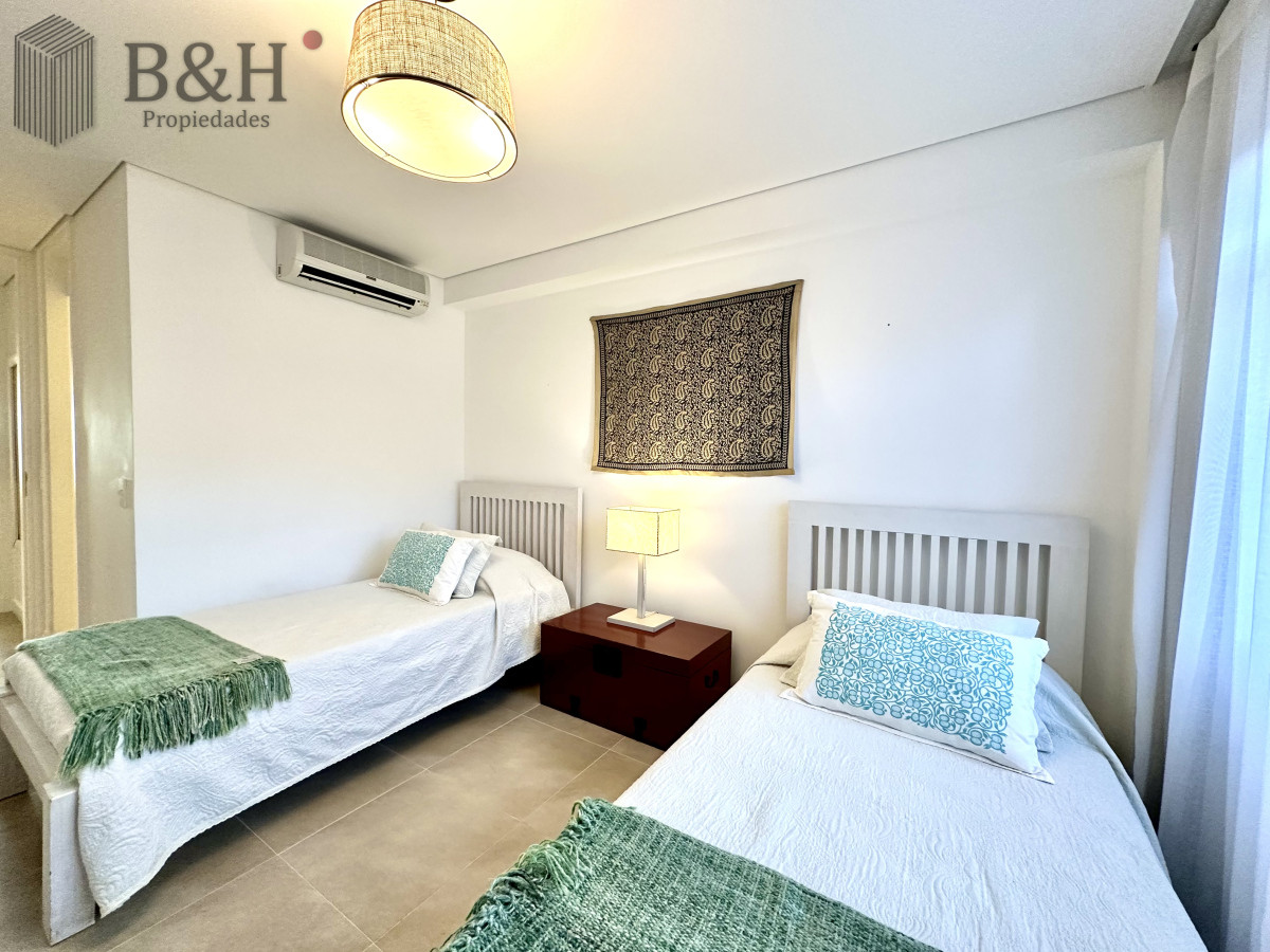 Apartamento ID.5185 - Alquiler temporario de apartamento de dos dormitorios con parrillero de uso exclusivo en Punta Ballena