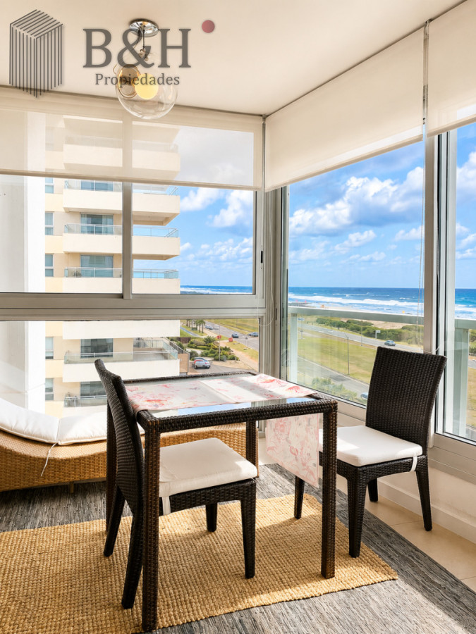 Apartamento ID.1233 - Venta y alquiler de departamento esquinero de tres dormitorios mas dependencia de servicio, Torre LE PARC, playa Brava. Punta del Este