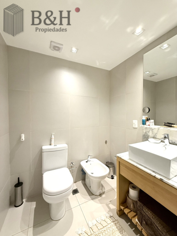 Apartamento ID.7065 - Venta de hermoso departamento de 2 dormitorios más parrillero en Punta Ballena 