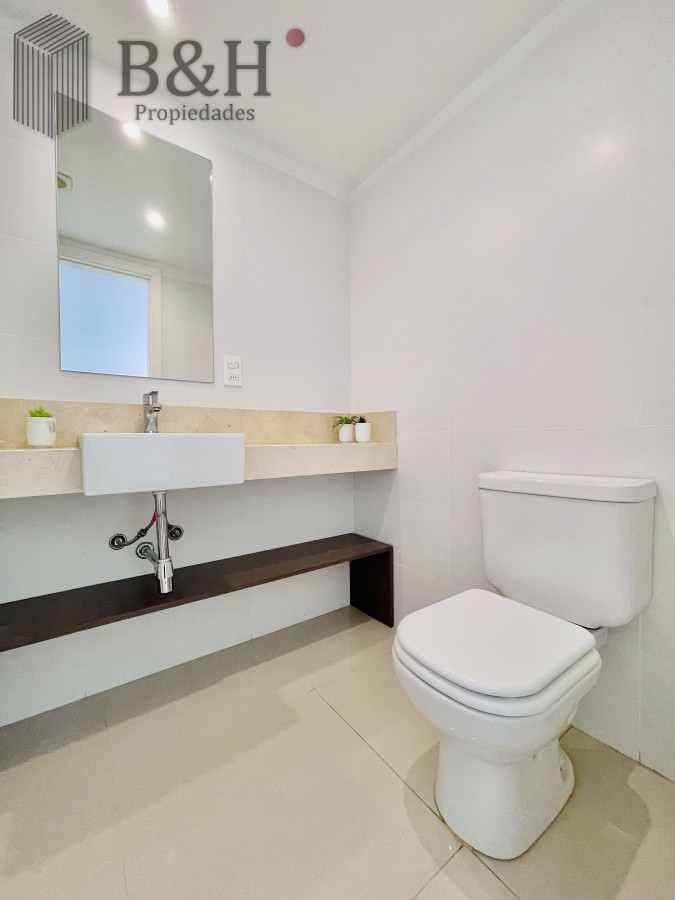 Apartamento ID.350 - Apartamento de 3 Dormitorios y Parrillero Frente al Mar, Playa Mansa