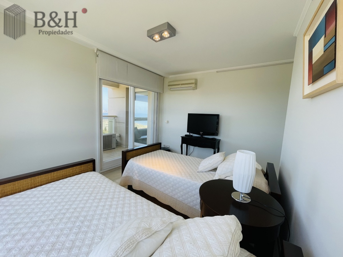Apartamento ID.1397 - Alquiler temporario de excelente apartamento en torre Le Jardin de Playa Mansa, Punta del Este