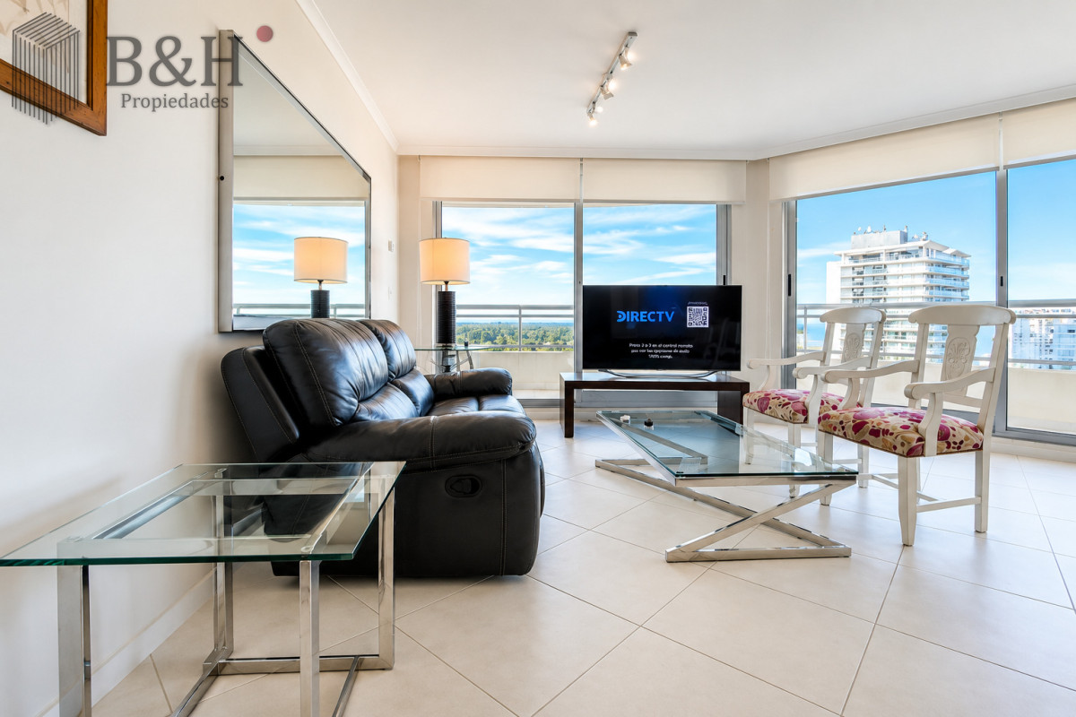 Apartamento ID.7203 - Apartamento luminoso con variedad de servicios en venta, 3 dormitorios, zona Roosevelt Playa Brava