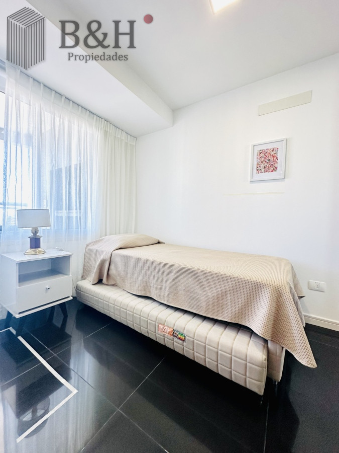 Apartamento ID.3369 - Alquiler de temporada de apartamento en playa Brava de 2 dormitorios mas dependencia de servicio