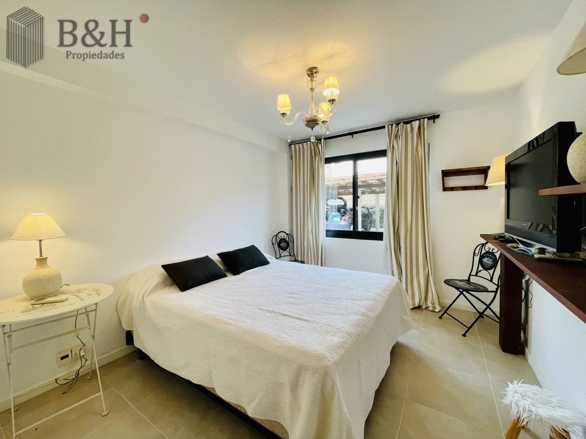 Apartamento ID.1543 - Venta y alquiler de apartamento de dos dormitorios con parrillero de uso exclusivo en Punta Ballena