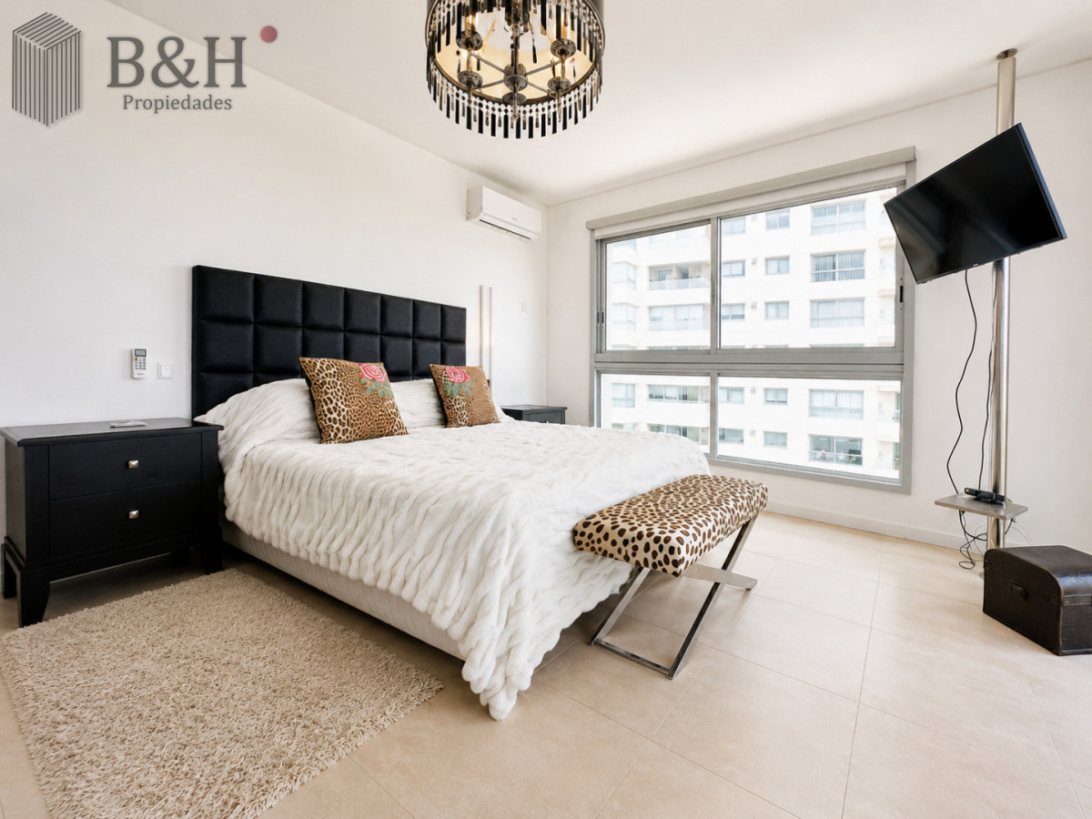 Apartamento ID.2690 - Oportunidad en Venta y Alquiler temporal de maravilloso departamento esquinero en Torre Le Parc, Playa Brava, Punta del Este
