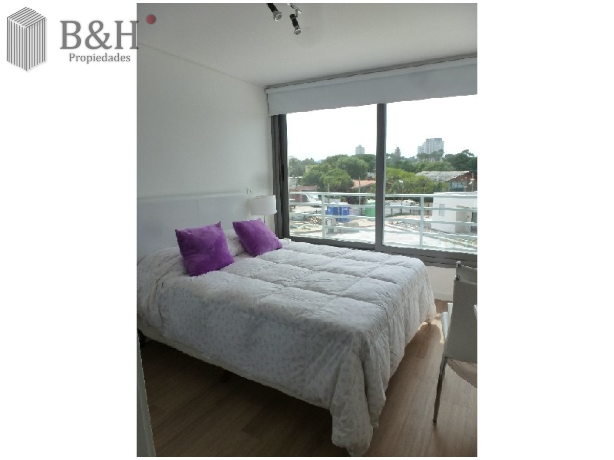 Apartamento ID.4572 - Alquiler temporal de apartamento de dos dormitorios con dos baños en Playa Mansa, Punta del Este