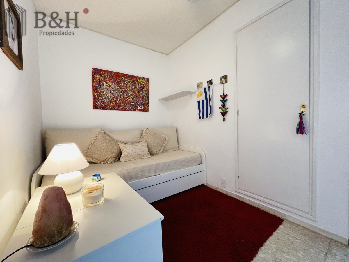 Apartamento ID.2254 - Alquiler Anual Apartamento de 1 Dormitorio y Medio en la Península, Punta del Este