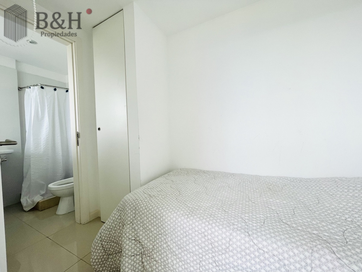 Apartamento ID.350 - Apartamento de 3 Dormitorios y Parrillero Frente al Mar, Playa Mansa