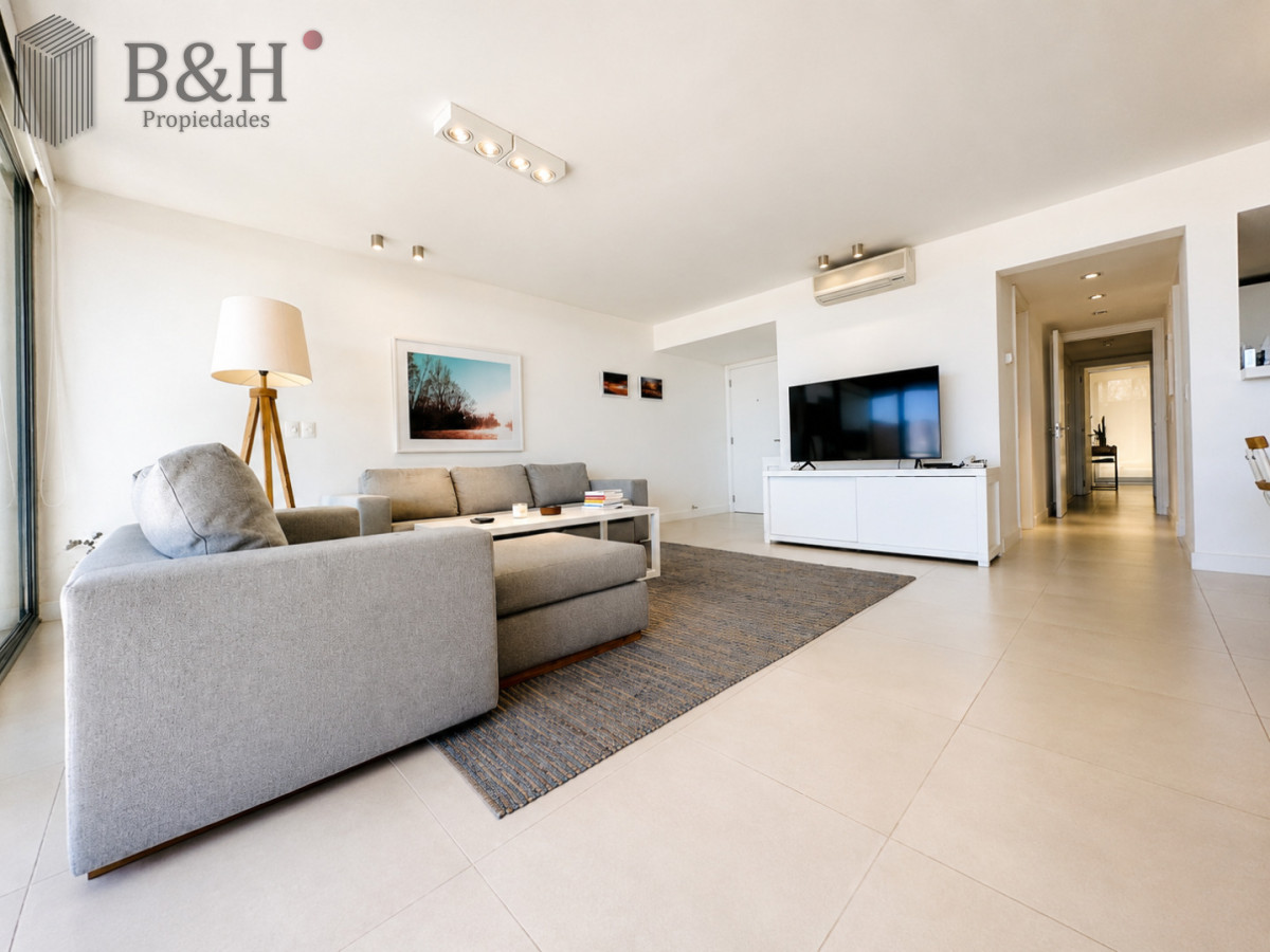 Apartamento ID.6877 - Venta y Alquiler temporario de apartamento moderno de dos dormitorios con parrillero en Punta Ballena