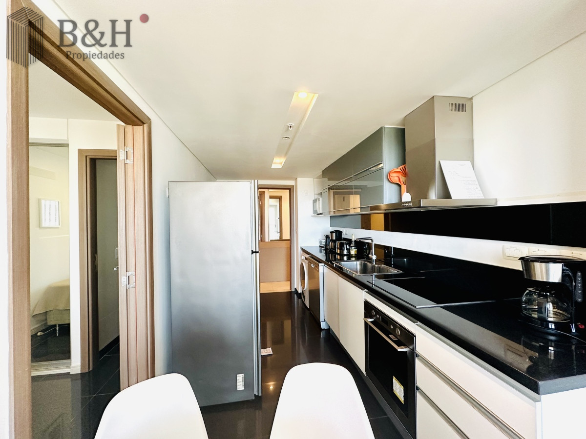 Apartamento ID.3369 - Alquiler de temporada de apartamento en playa Brava de 2 dormitorios mas dependencia de servicio
