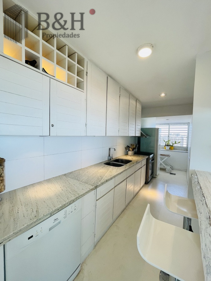 Apartamento ID.1426 - Alquiler temporario de maravilloso departamento piso alto de tres dormitorios, Peninsula, Punta del Este