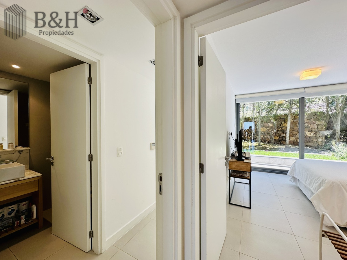 Apartamento ID.6877 - Venta y Alquiler temporario de apartamento moderno de dos dormitorios con parrillero en Punta Ballena