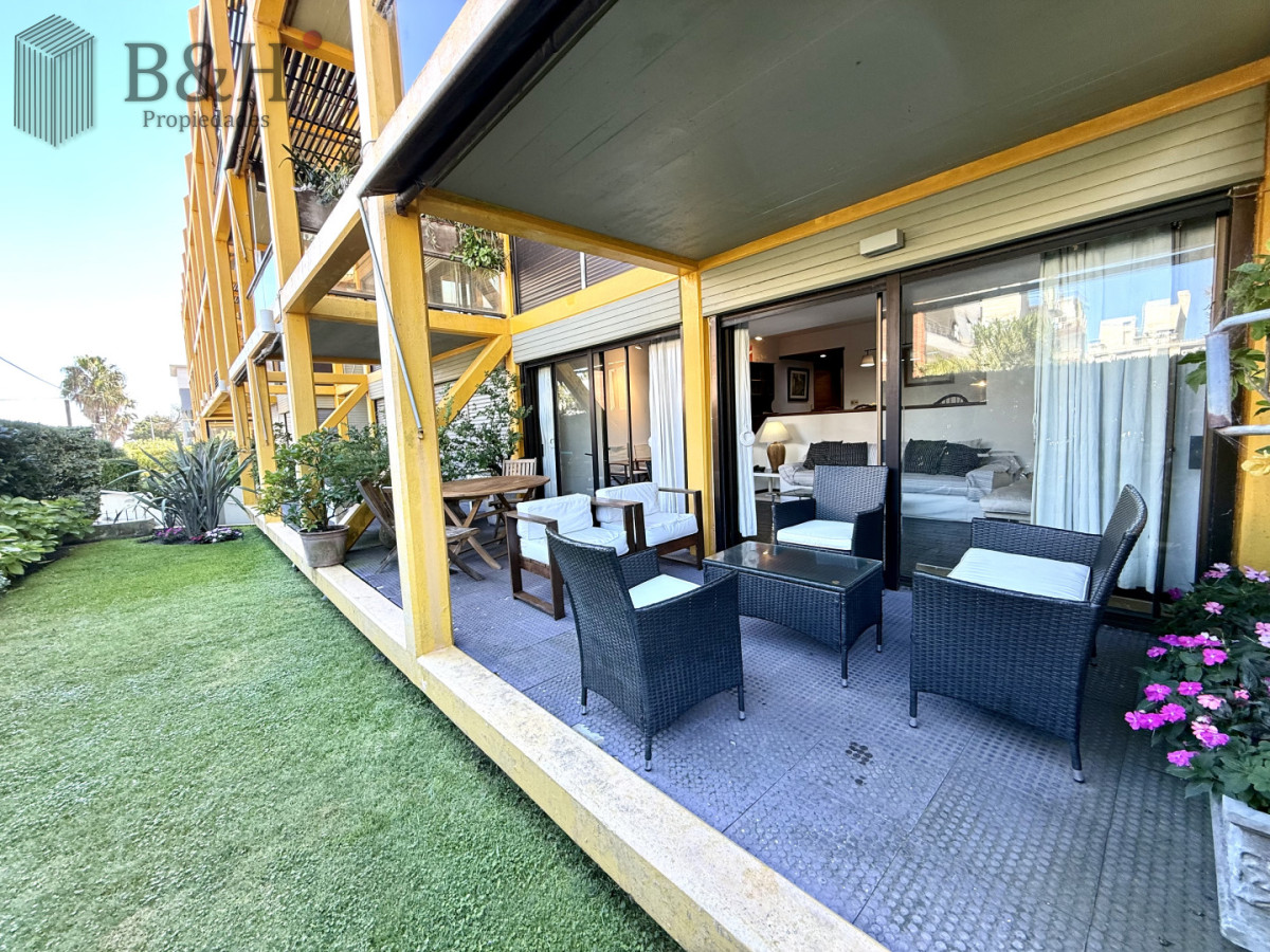 Apartamento ID.6932 - Apartamento en venta con alma de casa. Zona Península Punta del Este