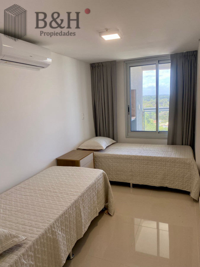 Apartamento ID.5766 - Moderno Departamento de 3 Dormitorios con Parrillero y vista al Mar en Playa Brava