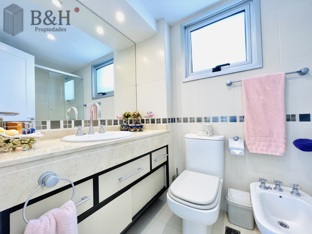 Apartamento ID.5267 - Apartamento de 2 Dormitorios y Parrillero a Pocos Metros de Playa Mansa