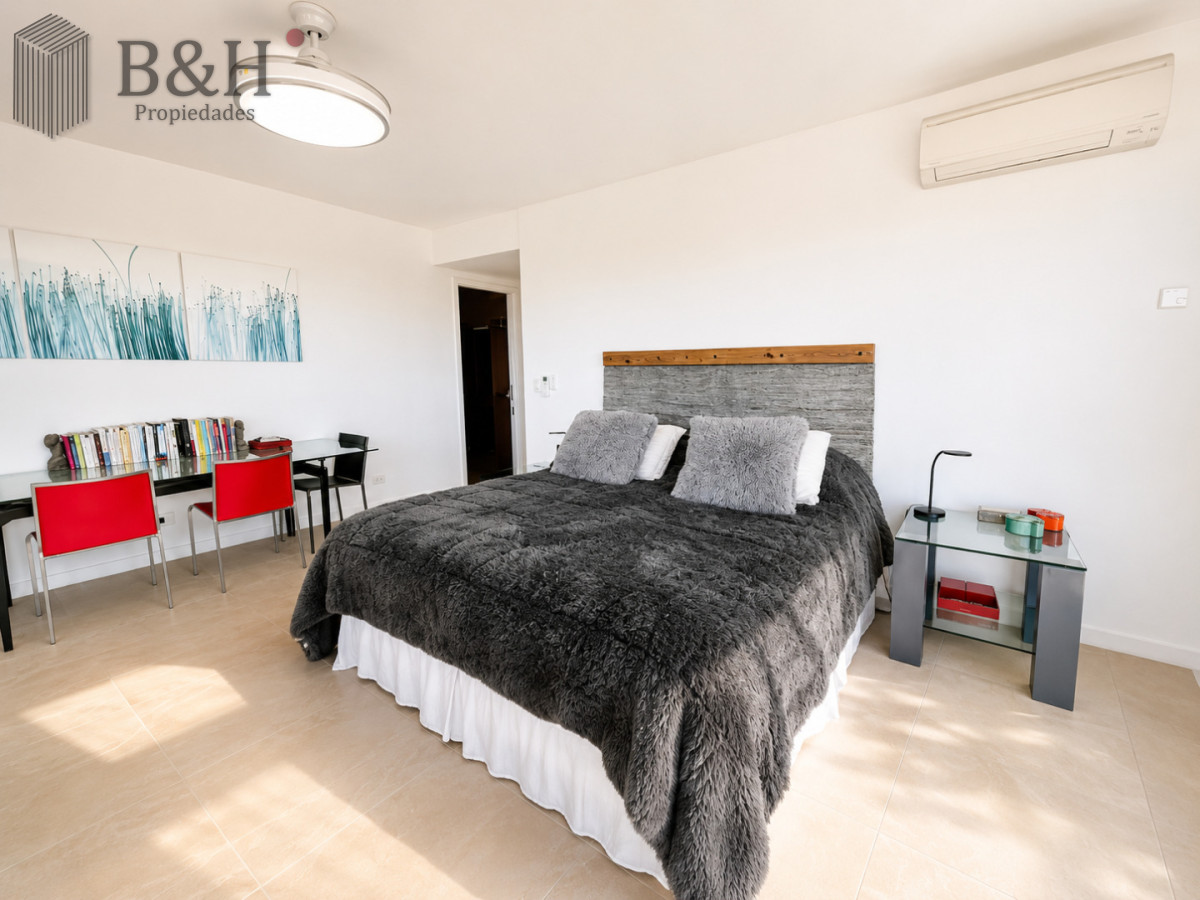 Apartamento ID.1233 - Venta y alquiler de departamento esquinero de tres dormitorios mas dependencia de servicio, Torre LE PARC, playa Brava. Punta del Este