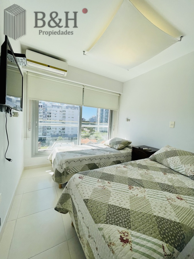 Apartamento ID.7071 - Venta y alquiler temporario de apartamento de dos dormitorios en playa Mansa, Punta del Este