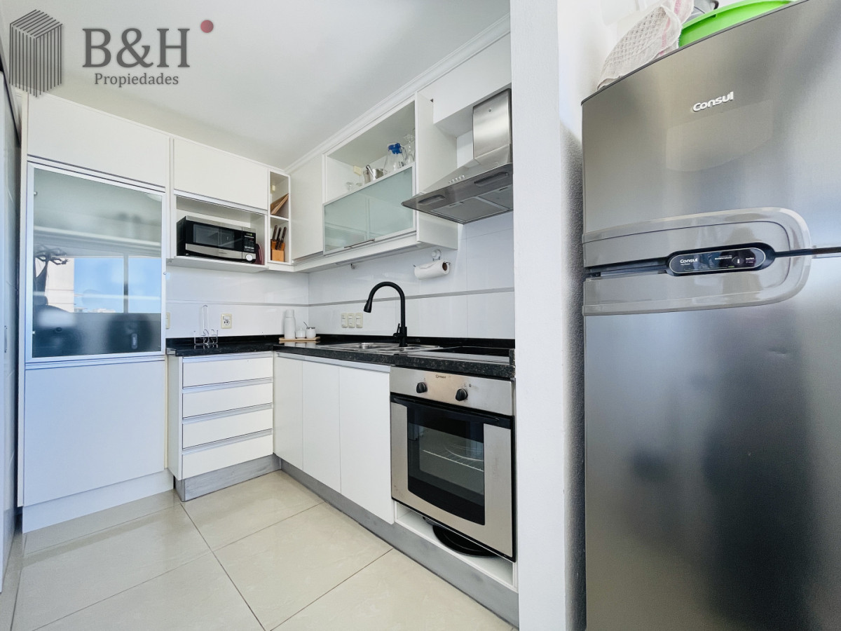Apartamento ID.1717 - Alquiler temporario de apartamento piso alto de dos dormitorios con parrillero a gas en terraza, Playa Mansa 