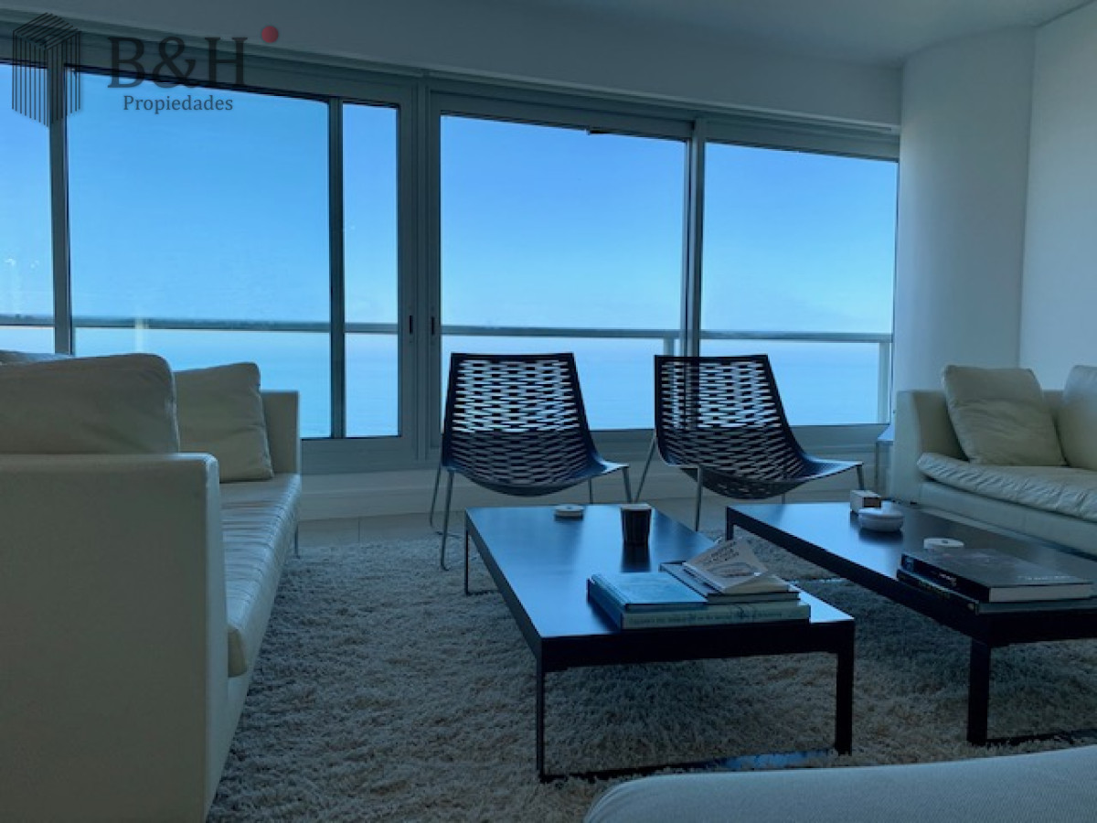 Apartamento ID.5732 - Venta y alquiler temporario de apartamento de tres dormitorios mas dependencia de servicio en Playa Brava