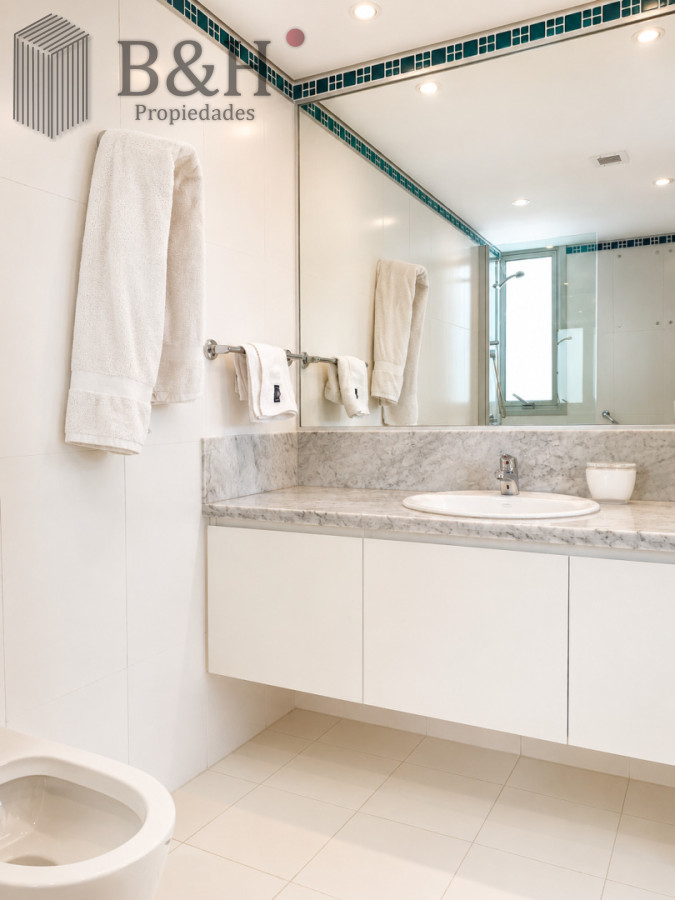 Apartamento ID.1233 - Venta y alquiler de departamento esquinero de tres dormitorios mas dependencia de servicio, Torre LE PARC, playa Brava. Punta del Este