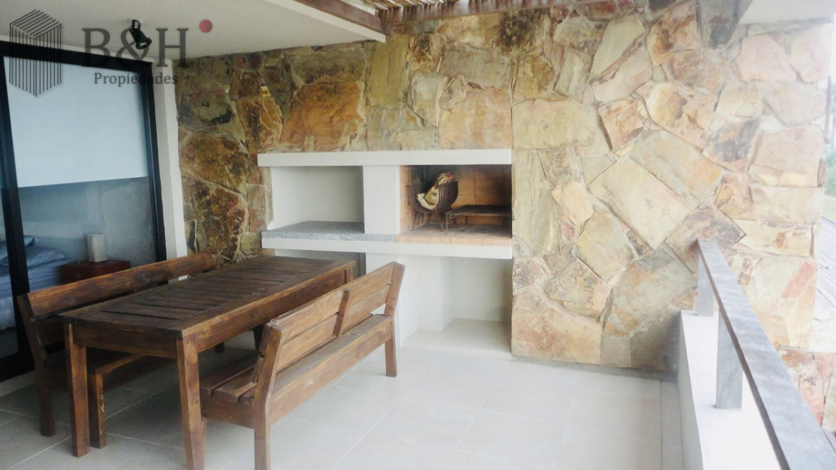 Apartamento ID.6894 - Venta de apartamento de dos dormitorios con dos baños en maravilloso complejo de Punta Ballena 