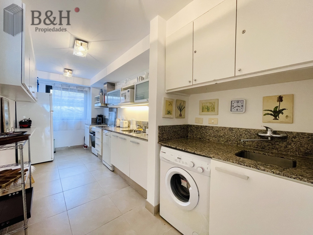 Apartamento ID.1543 - Venta y alquiler de apartamento de dos dormitorios con parrillero de uso exclusivo en Punta Ballena