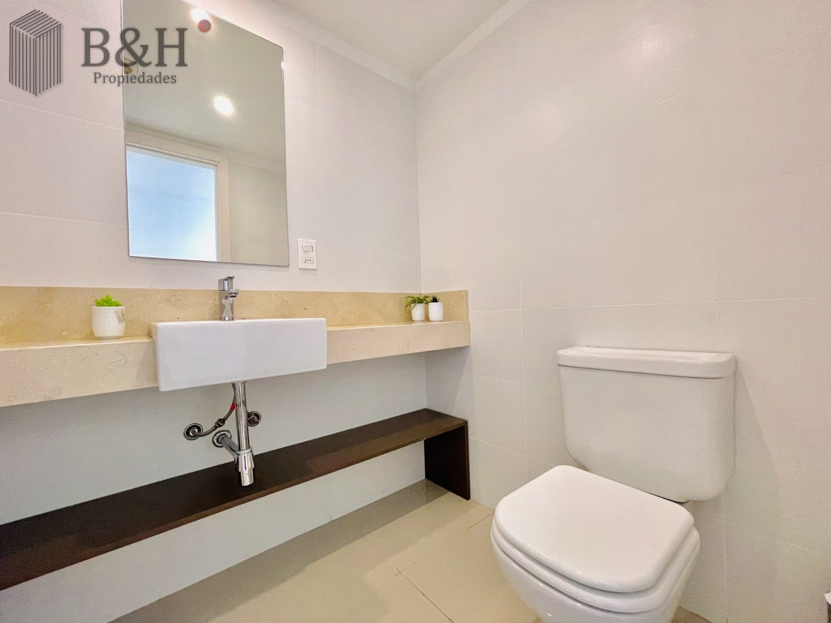 Apartamento ID.350 - Apartamento de 3 Dormitorios y Parrillero Frente al Mar, Playa Mansa