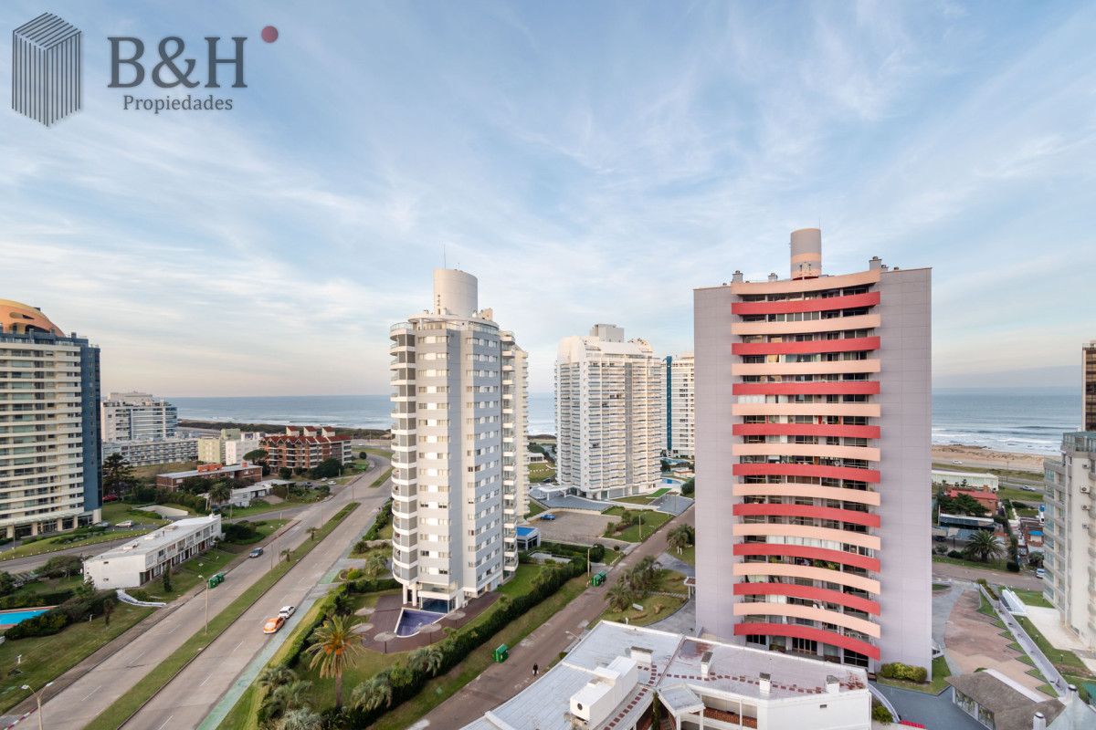 Apartamento ID.3561 - Apartamento de 2 Dormitorios y Medio en Forest Tower - Punta del Este
