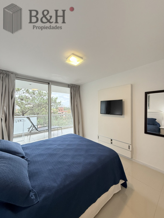 Apartamento ID.6866 - Alquiler Anual Moderno Apartamento de 2 Dormitorios, Roosevelt cerca de Playa Brava