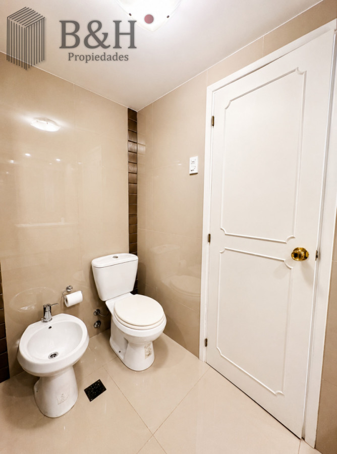 Apartamento ID.6888 - Venta de apartamento en Península de Punta del este con 3 dormitorios y 2 baños reciclado 
