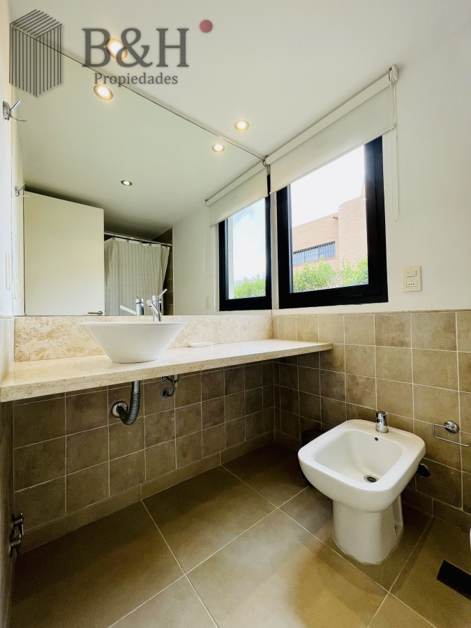 Apartamento ID.4491 - Venta de apartamento de dos dormitorios con parrillero en complejo privado de Punta Ballena