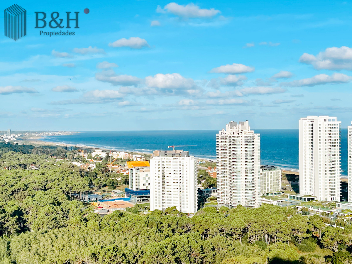 Apartamento ID.4465 -  Exclusivo Penthouse de 3 Dormitorios con Vistas panorámicas a Playa Brava, en Venta