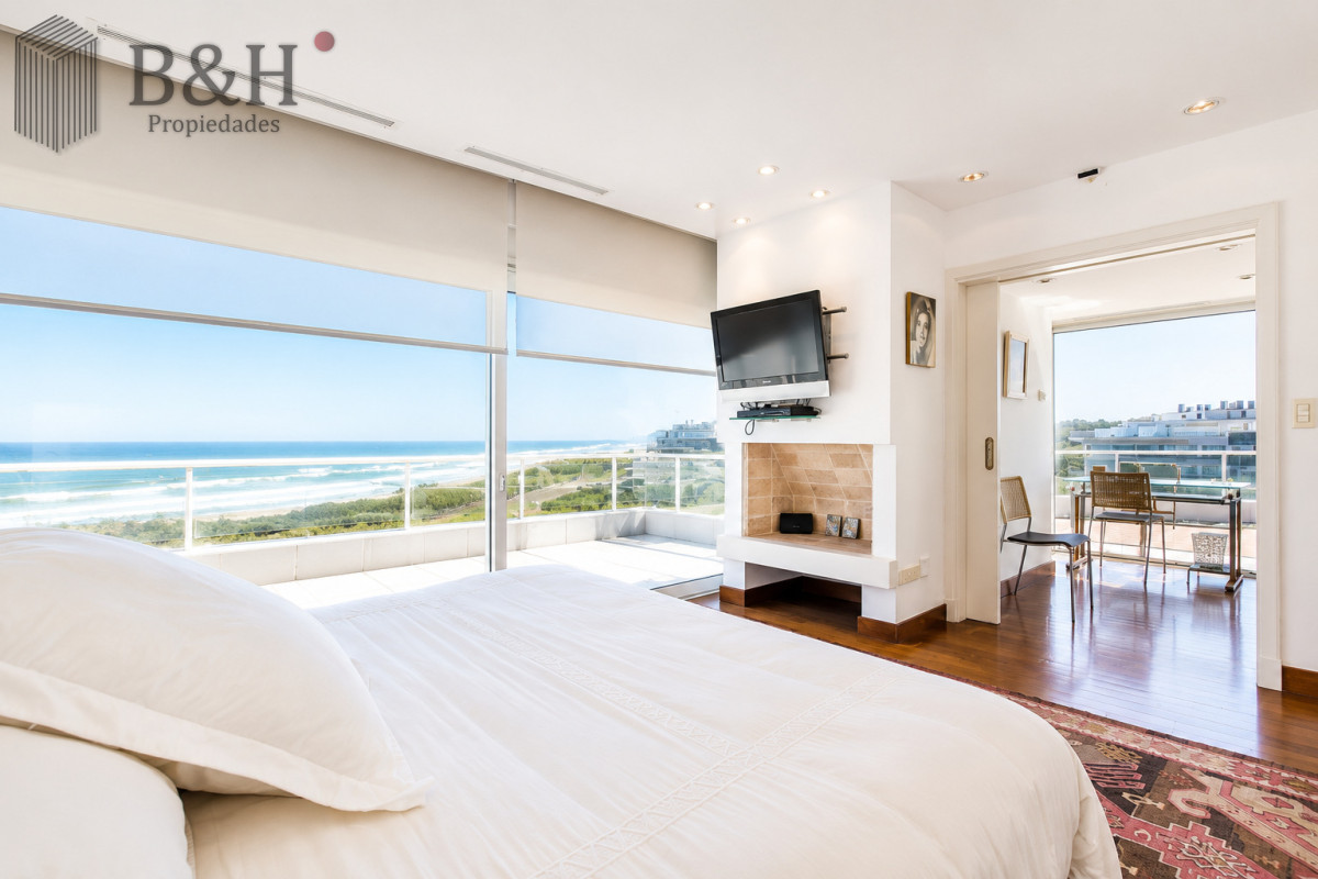 Apartamento ID.7942 - Exclusivo Penthouse de 6 Dormitorios y Barbacoa en Venta Frente al Mar, Rincón del Indio Punta del Este