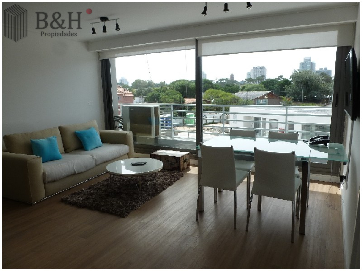 Apartamento ID.4572 - Alquiler temporal de apartamento de dos dormitorios con dos baños en Playa Mansa, Punta del Este