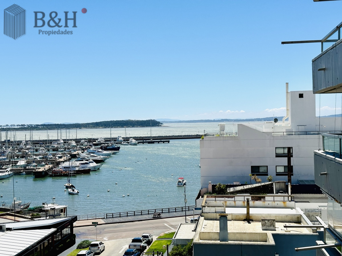 Apartamento ID.1487 - Venta y alquiler temporario de apartamento de gran metraje con tres dormitorios mas dependencia de servicio en Peninsula de Punta del Este