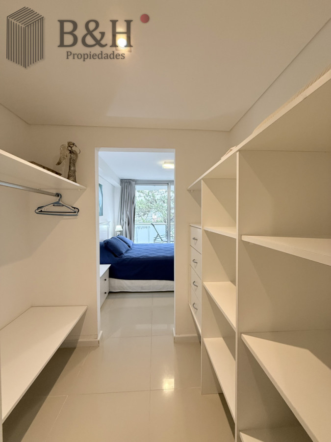 Apartamento ID.6866 - Alquiler Anual Moderno Apartamento de 2 Dormitorios, Roosevelt cerca de Playa Brava