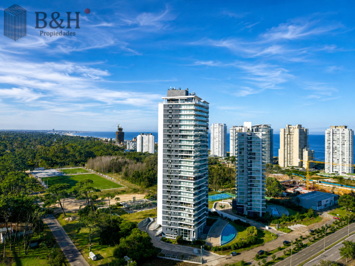Apartamento ID.7203 - Apartamento luminoso con variedad de servicios en venta, 3 dormitorios, zona Roosevelt Playa Brava