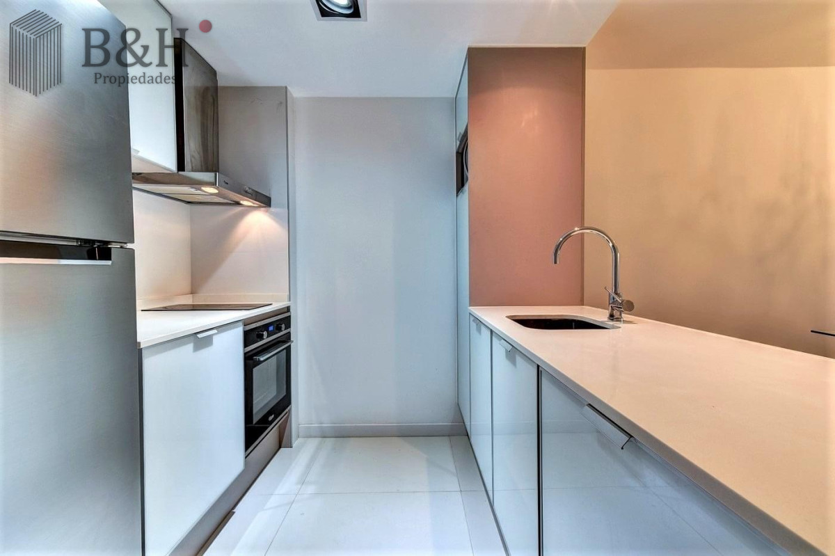 Apartamento ID.1241 - Alquiler temporario de apartamento de dos dormitorios con dos baños a pasos de la Playa y centro comercial, Punta del Este