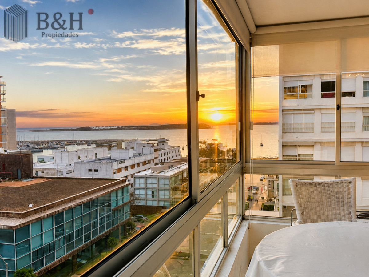 Apartamento ID.6888 - Venta de apartamento en Península de Punta del este con 3 dormitorios y 2 baños reciclado 